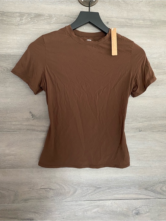 SKIMS Tops - Skims Fits Everybody Short Sleeve Tee NWT Cocoa